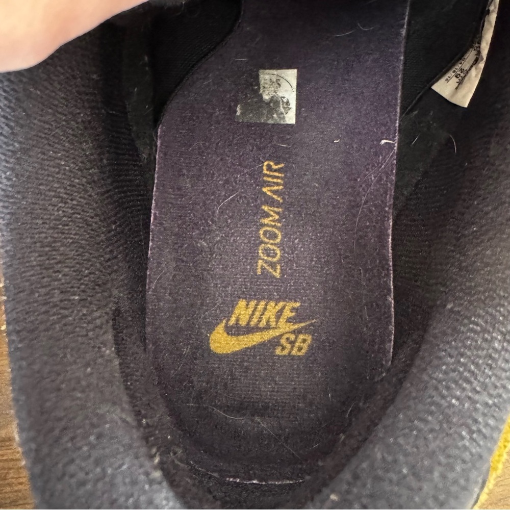 Nike SB Dunk Low Iowa Sneakers - Picture 9 of 10